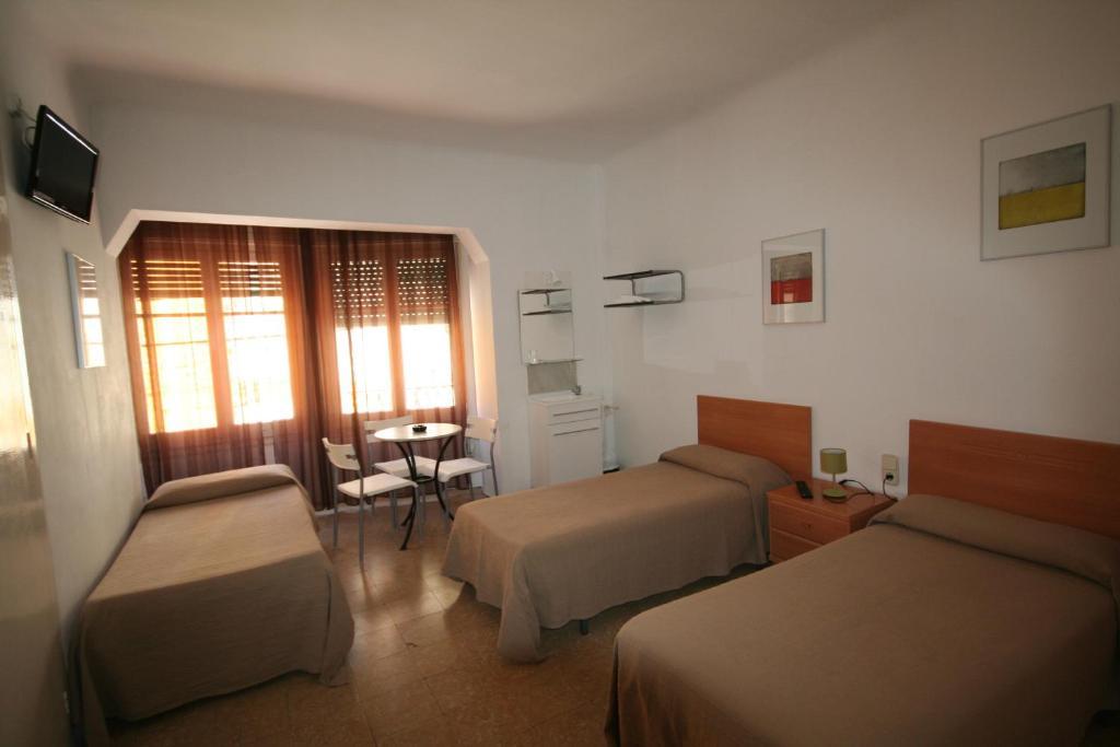 Hostal Juventus Portbou Zimmer foto