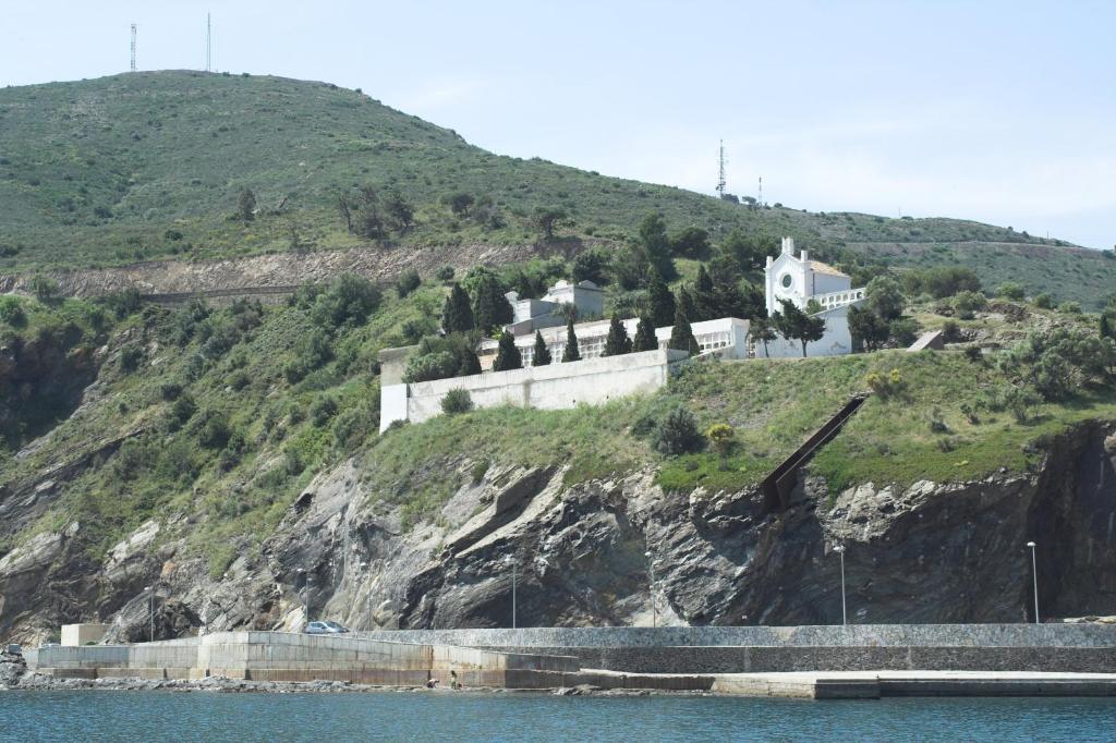 Hostal Juventus Portbou Exterior foto