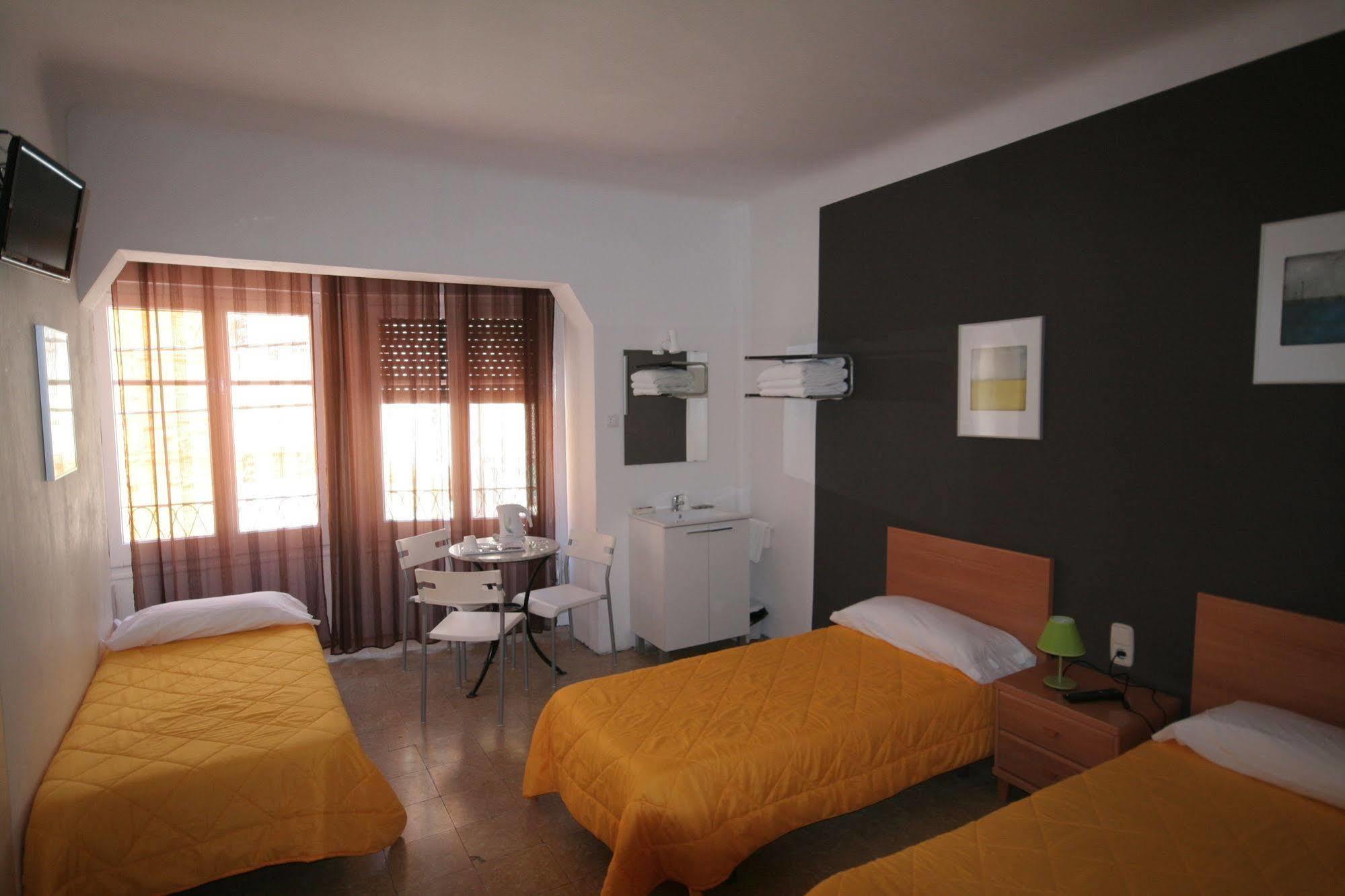 Hostal Juventus Portbou Exterior foto
